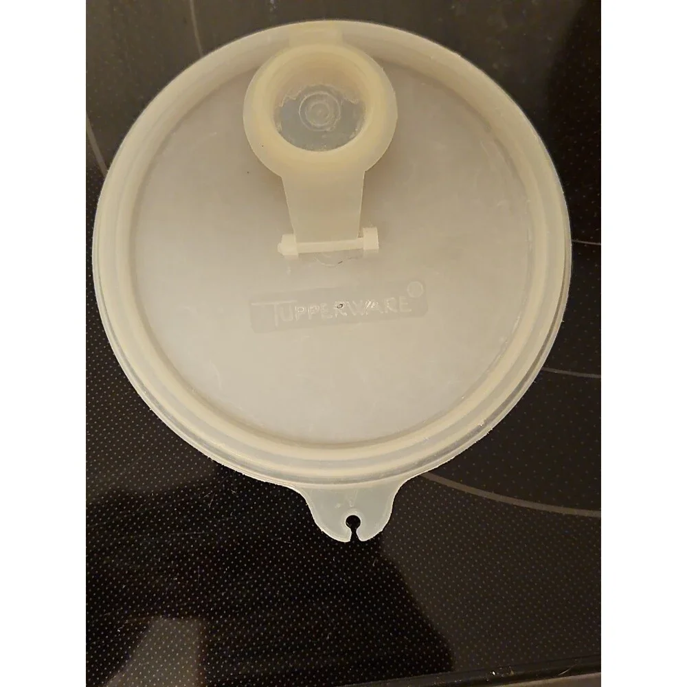Vintage Tupperware 261 Sheer Handolier Pitcher Sheer Flip Top Seal 563